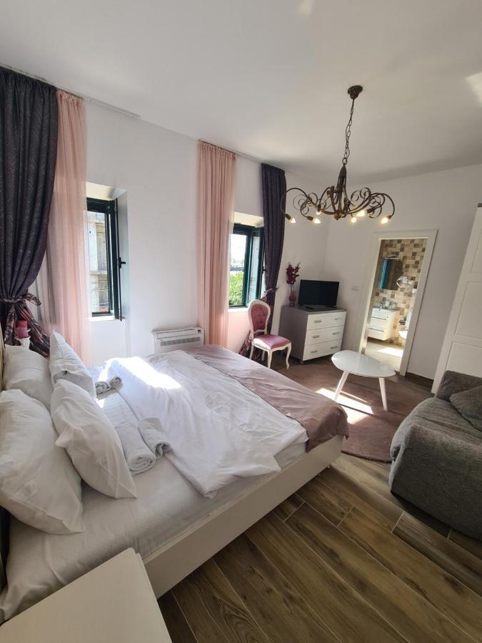 Rustico Apartments Тиват Екстер'єр фото